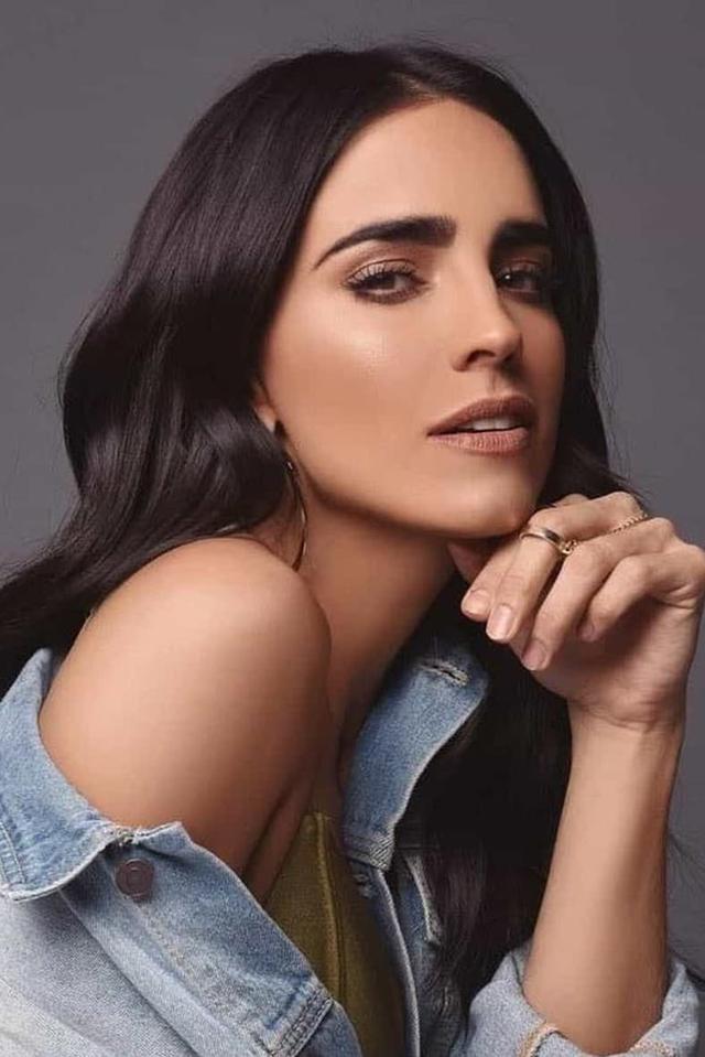 Profile Bárbara de Regil