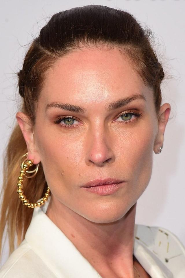 Profile Erin Wasson