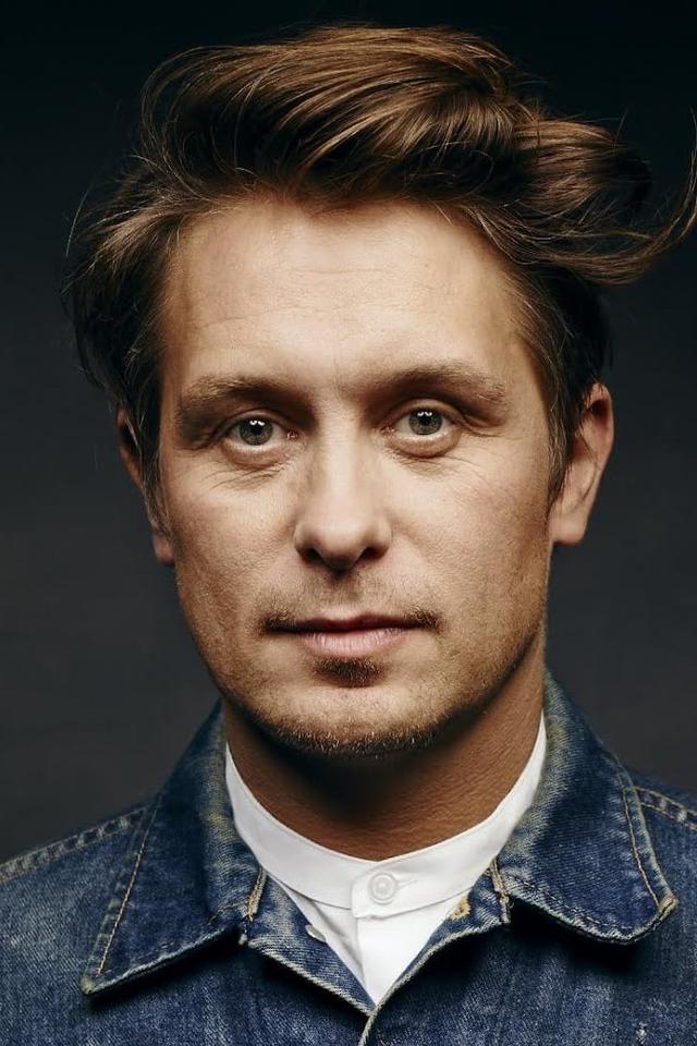 Profile Mark Owen