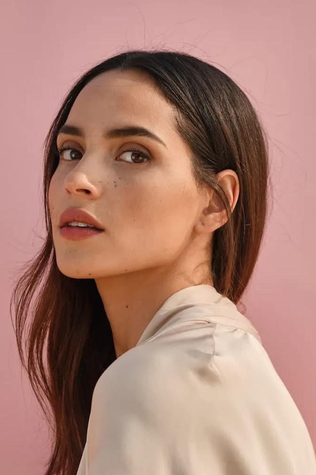 Profile Adria Arjona