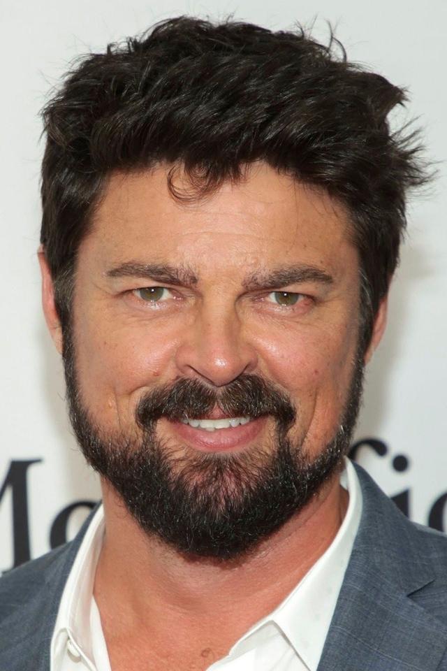 Profile Karl Urban