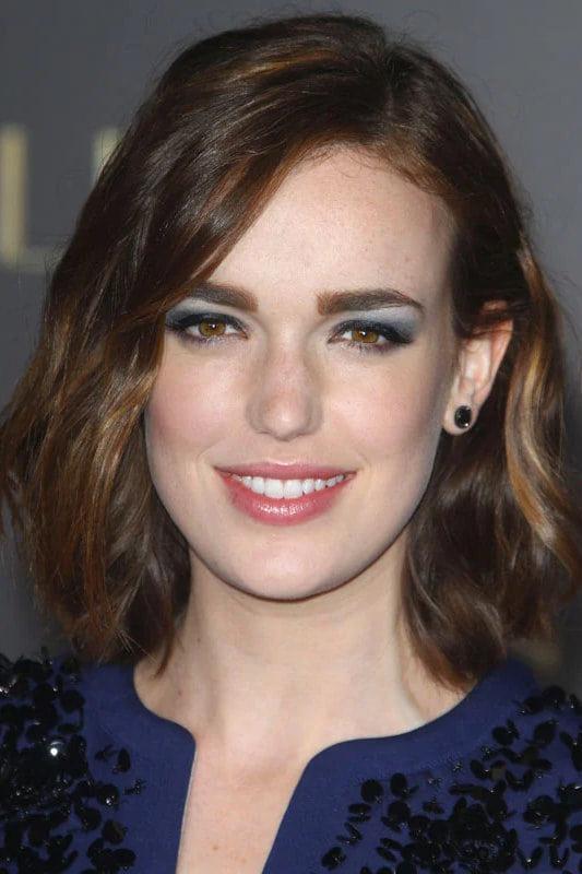 Profile Elizabeth Henstridge