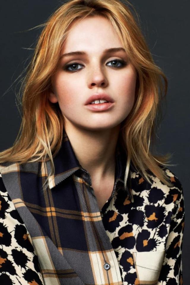 Profile Odessa Young