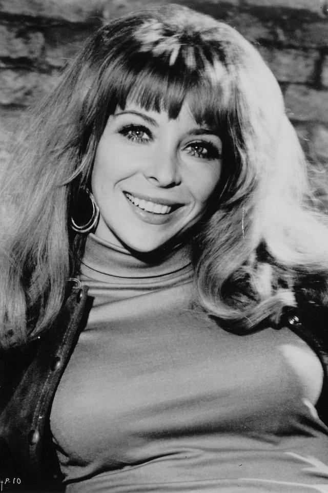 Profile Angelique Pettyjohn