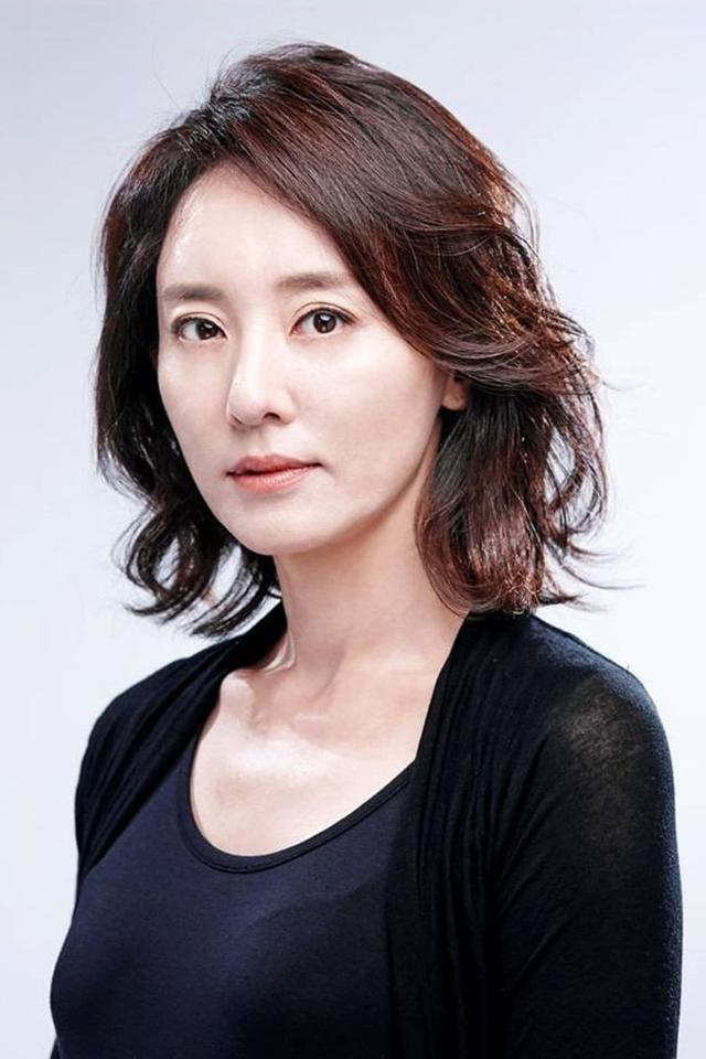 Profile Son Ji-na
