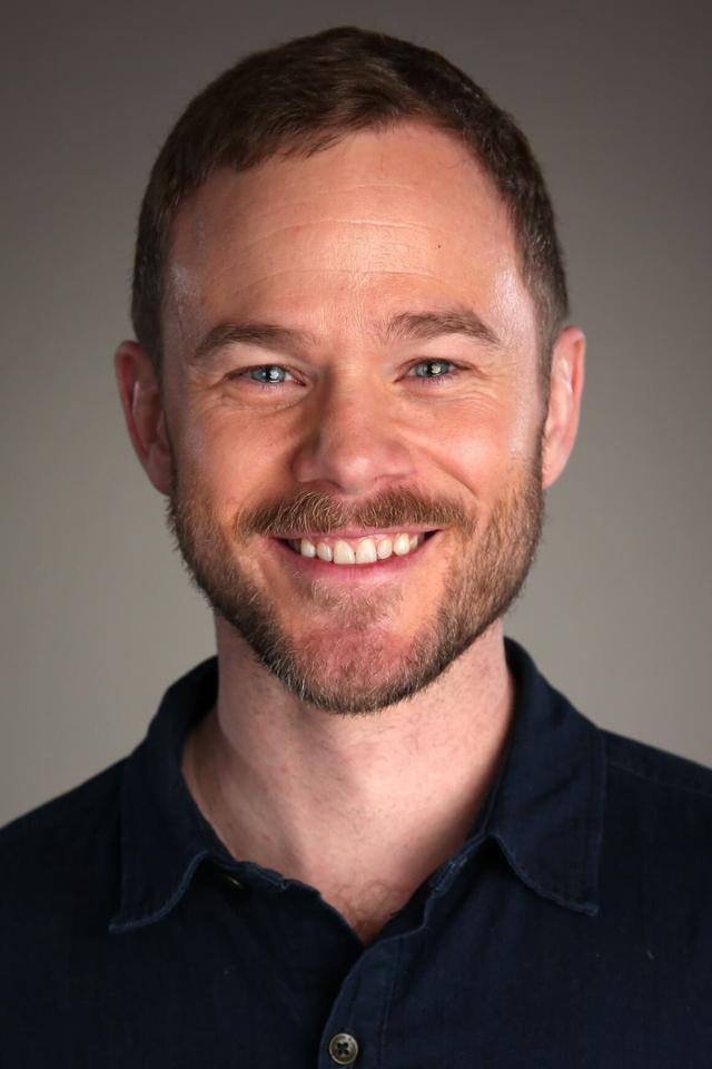 Profile Aaron Ashmore