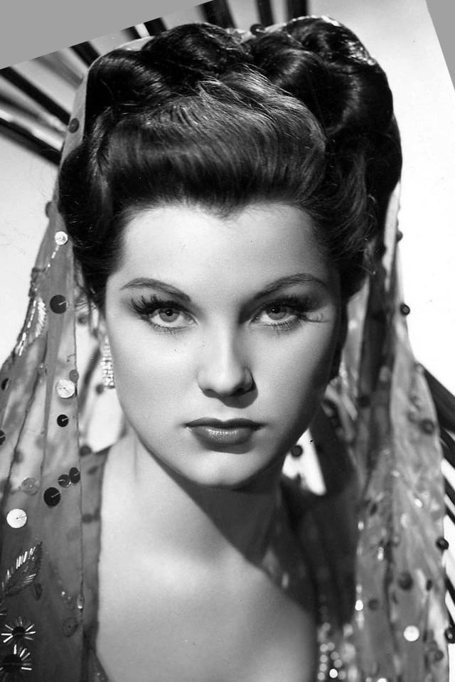 Profile Debra Paget