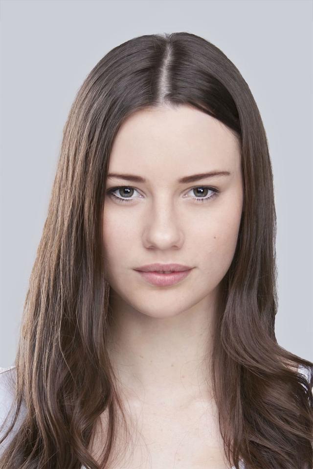 Profile Lily Sullivan