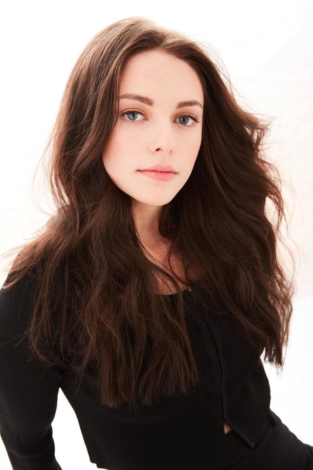 Profile Danielle Rose Russell