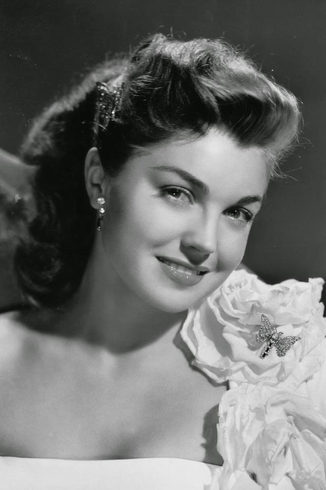 Profile Esther Williams