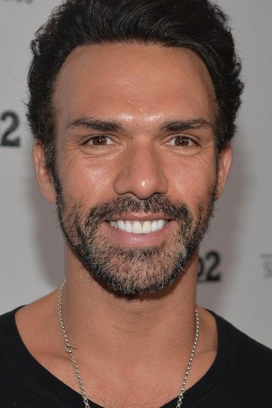 Profile Darren Shahlavi