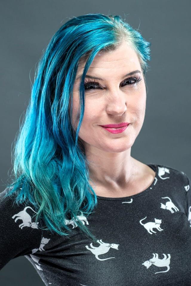 Profile Leva Bates