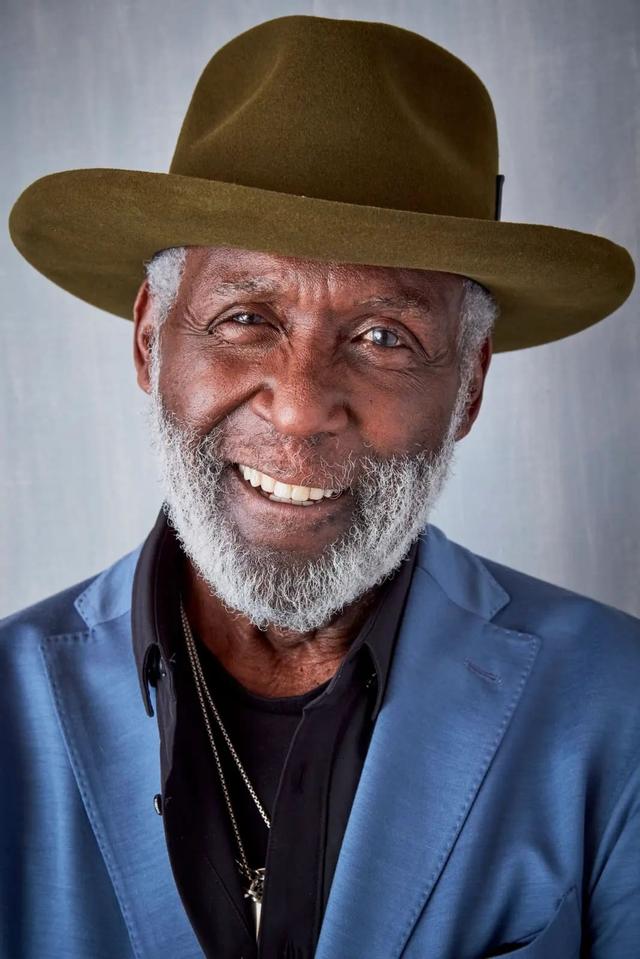 Profile Richard Roundtree